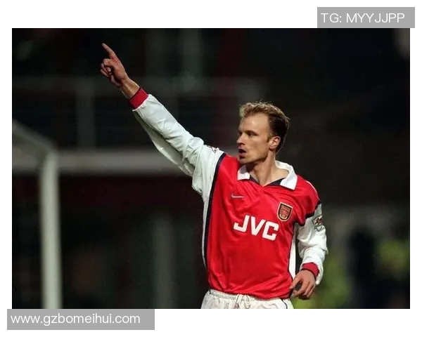 厄齐尔从绿茵巨星到球场智慧象征的传奇之路